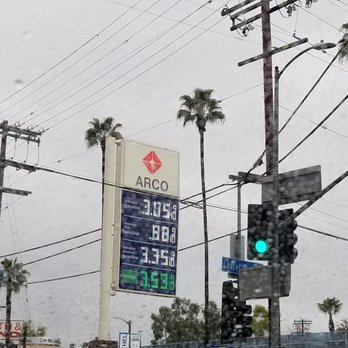 Arco - Their 89 Unleaded prices are the best in town - Gas Stations Near Me - Studio City, California