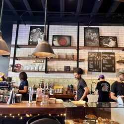 Gustos Coffee Co. - Baristas at work