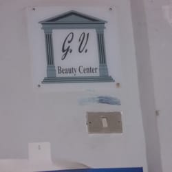 G.V. Beauty Center - Il cartello all'ingresso del centro benessere