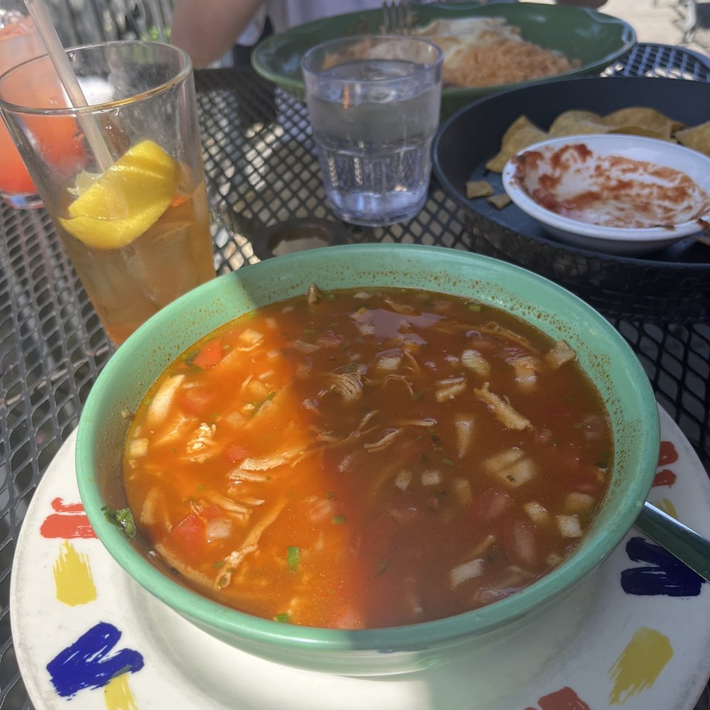 Todo Mexico - Tasteless soup. I ordered sour cream, limes and dumped salsa in it and it was still pretty bad. - Mexican Near Me - Snohomish, Washington
