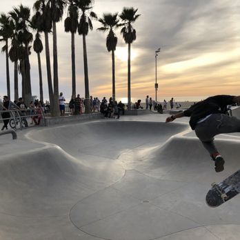 Venice Beach Boardwalk - Skate park - Beaches Near Me - Venice, California Venice Beach Boardwalk - Skate park - Beaches Near Me - Venice, California