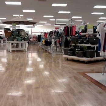 TJ Maxx/HomeGoods - a rare moment with no people in the aisle - Department Stores Near Me - Tustin, California TJ Maxx/HomeGoods - a rare moment with no people in the aisle - Department Stores Near Me - Tustin, California