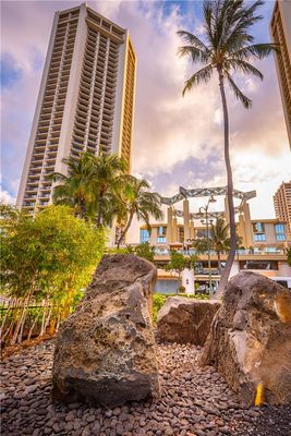 Hyatt Regency Waikiki Beach Resort and Spa by null