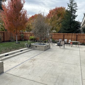 Tier One Concrete - Backyard with planters and steps - Masonry/Concrete Near Me