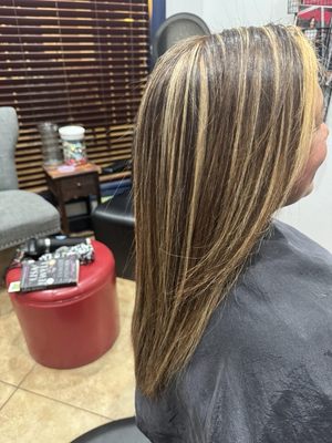 Something Unique Hair Studio by null