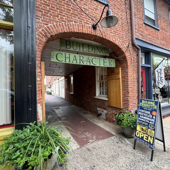 Building Character - Antiques Near Me - Lancaster, Pennsylvania