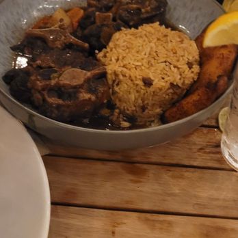 Mangos Southern Kitchen and Bar - Oxtails - Breakfast & Brunch Near Me - Tampa, Florida