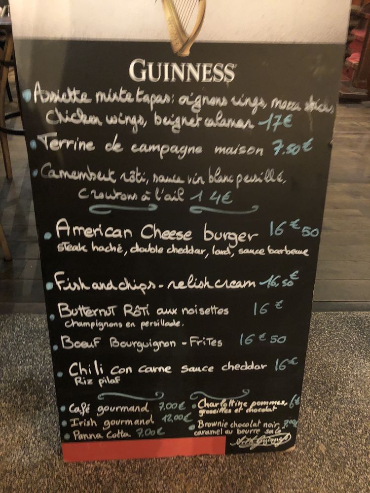 FINNEGANS 46 Rue Aristide Briand, Quimper, Finistère, France Pubs