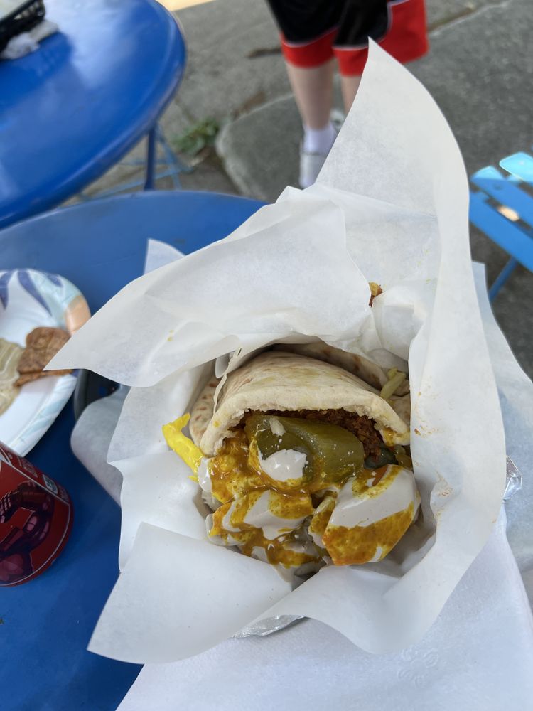 Lea’s Falafelhaus Logo