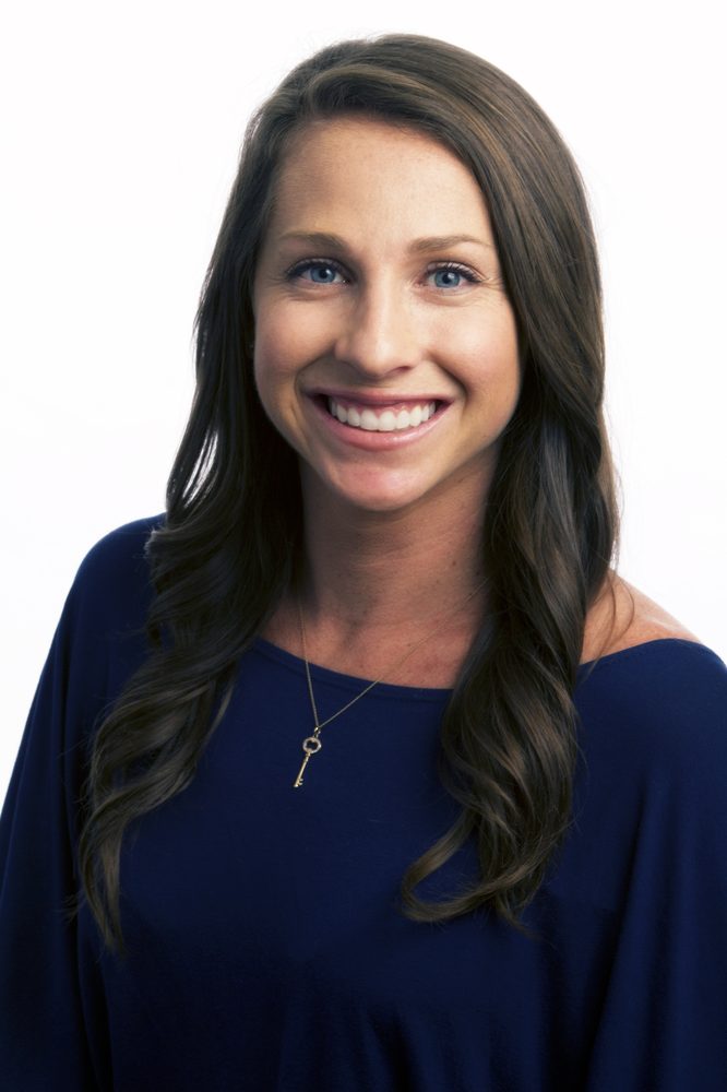 ALYSE HOGLUND THE RED TRUCK REALTOR Contact Agent Simi Valley