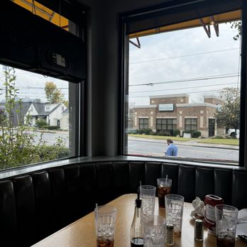 Noshville - ambience - Delis Near Me - Nashville, Tennessee Noshville - ambience - Delis Near Me - Nashville, Tennessee
