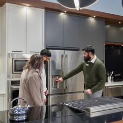 Trail Appliances - Abbotsford - Trail Appliances - Abbotsford Showroom