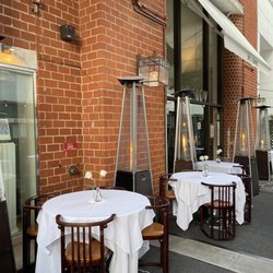 Mr Chow - Sidewalk dining with heat lamps