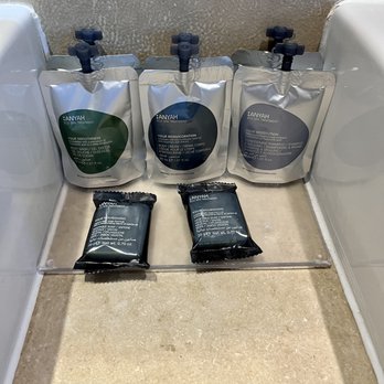Absolute Hotel - Hotels Near Me - Limerick, LK