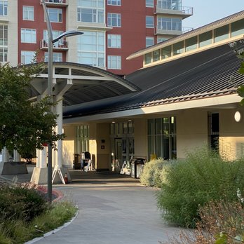 Amtrak - Main entrance to the Emeryville Amtrak station - Train Stations Near Me - Emeryville, California