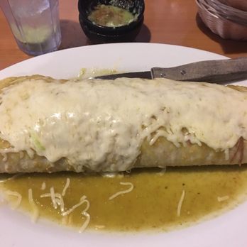 Jalapeno's Taqueria - Huge Burrito majado with chicken and green sauce. The damn thing was longer than my forearm and probably about 3lbs - Mexican Near Me - Modesto, California