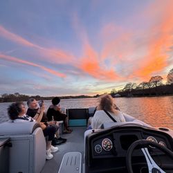 Austin Boat Adventures - Stunning Lake Tour and Sunset Cruises!