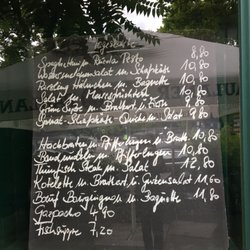 Neben der Standartkarte gibt es auch eine wechselnde Karte mit leckeren saisonalen Speisen