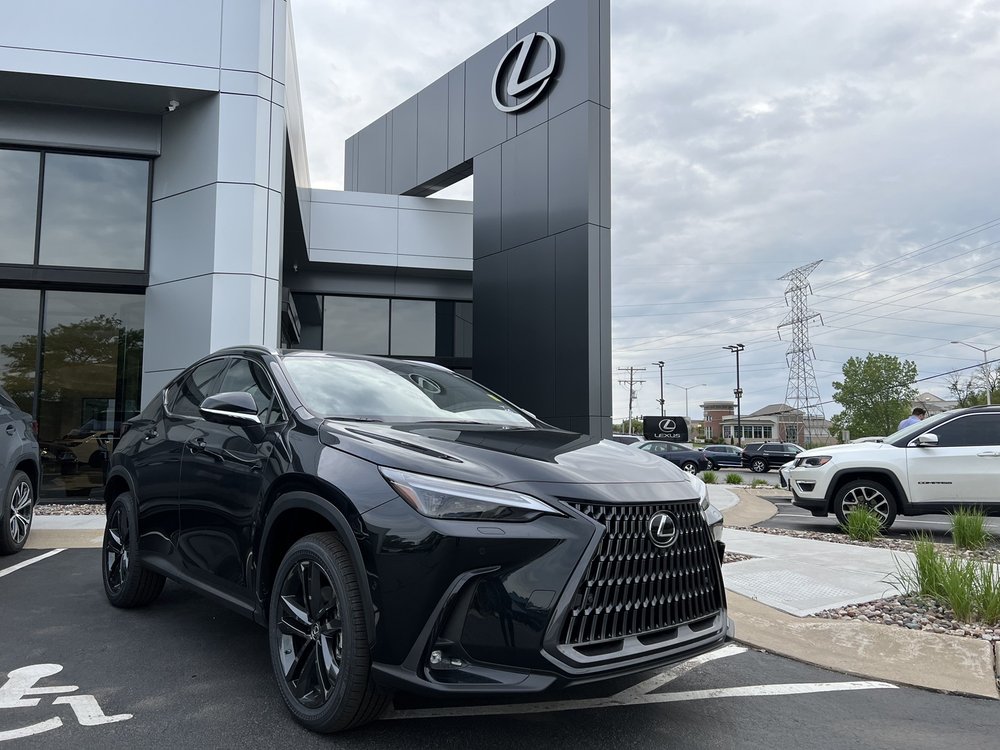 LEXUS OF BROOKFIELD Updated October 2024 31 Photos & 70 Reviews