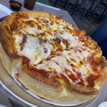 Vero Chicago Pizza - Half Millennium Park Buttercrust Pan Pizza - Pizza Near Me - Gilbert, Arizona