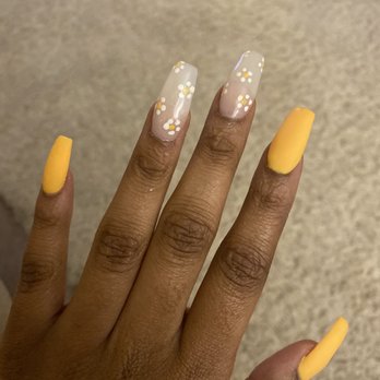 Lush Beauty Corner - Bestie nails - Skin Care Near Me - Moreno Valley, California Lush Beauty Corner - Bestie nails - Skin Care Near Me - Moreno Valley, California