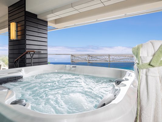 ESPACIO The Jewel of Waikiki by null