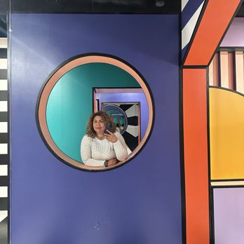 Color Factory - Hey girl - Art Museums Near Me - Chicago, Illinois Color Factory - Hey girl - Art Museums Near Me - Chicago, Illinois