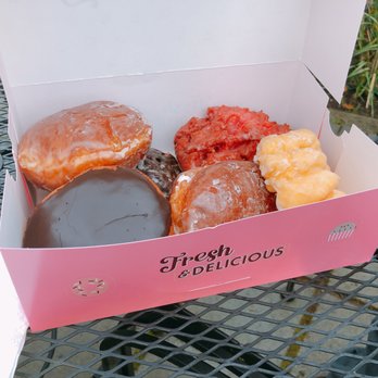 Donut Day - 1/2 Dozen Donuts - Donuts Near Me - Aloha, Oregon