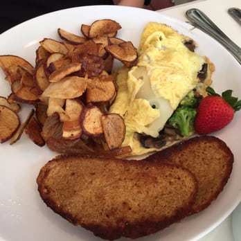 Kyle's - Veggie omelette and home fries - Bakeries Near Me - Shelter Island, New York Kyle's - Veggie omelette and home fries - Bakeries Near Me - Shelter Island, New York