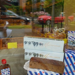 Ypma's Bakkerij - Yes, windowshopping can make you hungry.