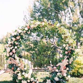 Gold Finch Florals - Floral Designers Near Me - Laguna Beach, California