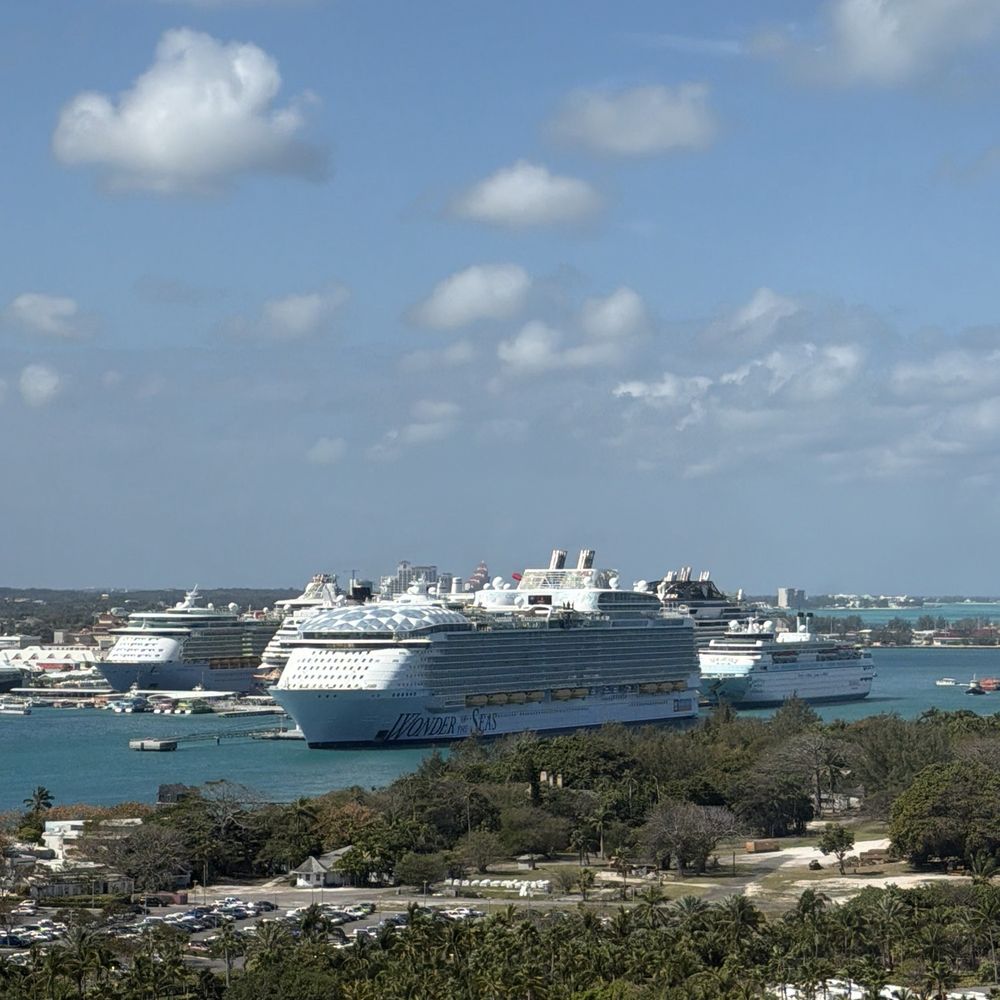 Atlantis Paradise Island Bahamas - Cruise port view - Casinos Near Me - Des Plaines, Illinois