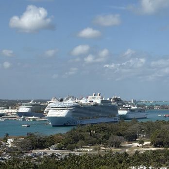 Atlantis Paradise Island Bahamas - Cruise port view - Casinos Near Me - Des Plaines, Illinois