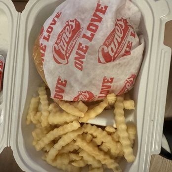 Raising Cane's Chicken Fingers - Fast Food Near Me - El Segundo, California