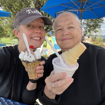 Flotzie's Soft Serve - two people eating ice cream - Ice Cream & Frozen Yogurt Near Me - Luray, Virginia