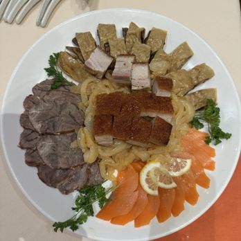 Kirin Restaurant - kirin special platter, a strong start, the bbq pork had an equal fat-to-meat ratio and crunchy skin - Seafood Near Me - New Westminster, British Columbia