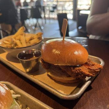 Bar Louie - The District - Hot Honey Chicken Sandwich - Bars Near Me - Tustin, California