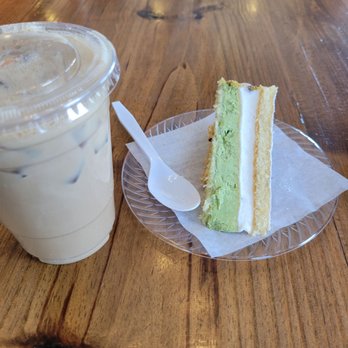 Look Up Dessert Cafe - Chai latte and pistachio cake - Ice Cream & Frozen Yogurt Near Me - Chesapeake, Virginia