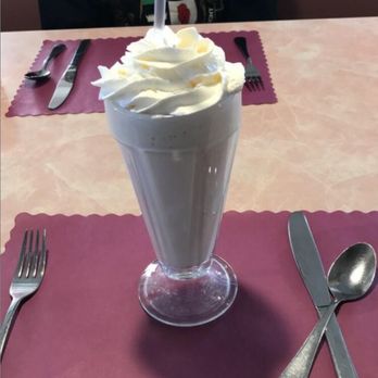 50's Diner - Vanilla shake - American Near Me - Dedham, Massachusetts