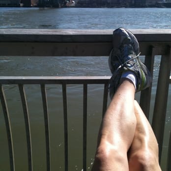 Stuyvesant Cove Park - Resting on a run - Parks Near Me - New York, New York Stuyvesant Cove Park - Resting on a run - Parks Near Me - New York, New York