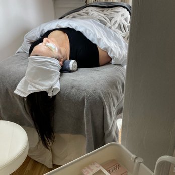 Laura Barrow Aesthetics - Comfty & cozy for my lash treatment! - Skin Care Near Me Laura Barrow Aesthetics - Comfty & cozy for my lash treatment! - Skin Care Near Me