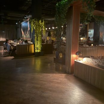 Wren & Wolf - Cocktail Bars Near Me - Phoenix, Arizona Wren & Wolf - Cocktail Bars Near Me - Phoenix, Arizona