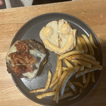 Red Oak Pub and Restaurant - Mushroom Burger with fries - Burgers Near Me - Newark, Ohio Red Oak Pub and Restaurant - Mushroom Burger with fries - Burgers Near Me - Newark, Ohio