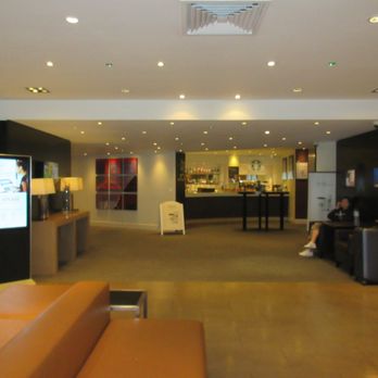 Holiday Inn - Lobby area - Hotels Near Me - London, XGL Holiday Inn - Lobby area - Hotels Near Me - London, XGL
