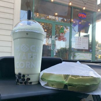 Mochi Waffle Corner  - Avocado smoothing and pandan mochi waffle - Waffles Near Me - Mountain View, California