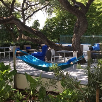 Frame Hotel Treehouse - Relaxing courtyard! - Hotels Near Me - Austin, Texas Frame Hotel Treehouse - Relaxing courtyard! - Hotels Near Me - Austin, Texas