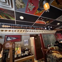 Guthries Tavern - Bar/Ceiling Art