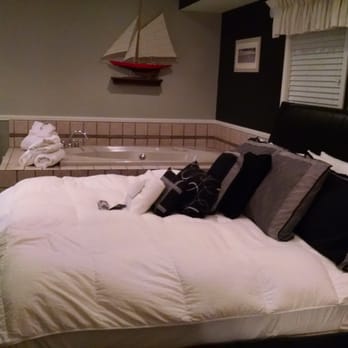 Old Harbor Inn - Hotels Near Me - South Haven, Michigan