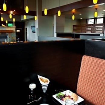 Robert's Pub - a table with food on it - Breakfast & Brunch Near Me - Sisters, Oregon Robert's Pub - a table with food on it - Breakfast & Brunch Near Me - Sisters, Oregon