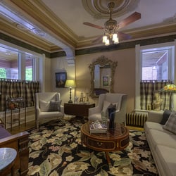 Inn At 425 - Front Parlor - Community Guest Area
